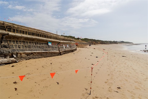 Torquay_BackBeach_Seawall_2411-37.jpg